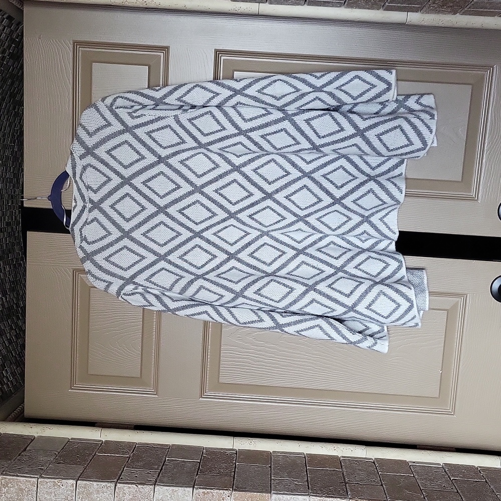 Sweater - Picture 2 of 3